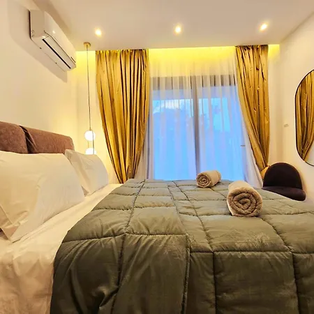 2 Bedrooms Apartment *